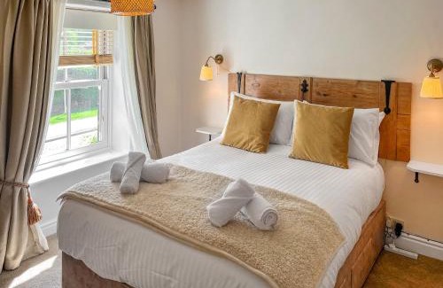 Harrogate House | Wisteria Cottage