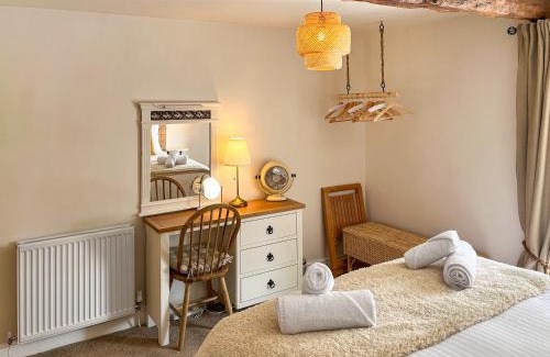 Harrogate House | Wisteria Cottage