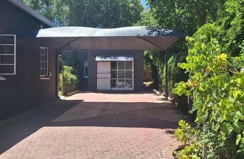 Westdene Apartment | Wisteria Cottages
