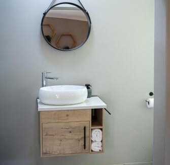 Westdene Apartment | Wisteria Cottages