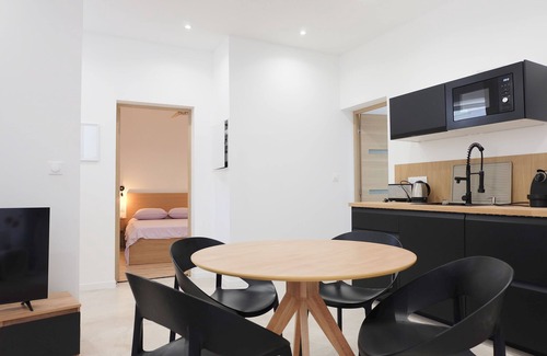 Aigues-Vives Apartment | Wisteria