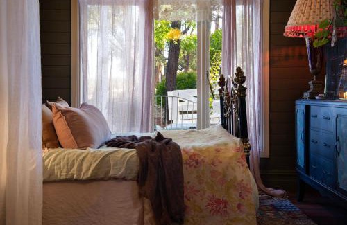 Dry Diggings House | Wisteria Hysteria