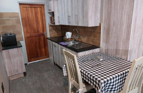 Tsantsabane House | Wisteria Lane Guesthouse