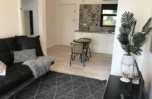 Plympton Apartment | Wisteria Place
