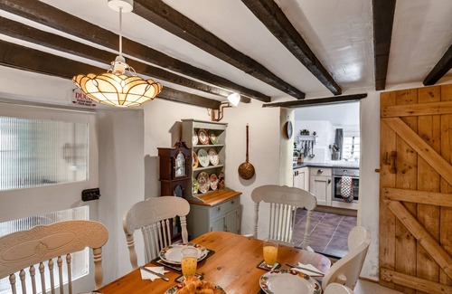 Dolton Cottage | Wisteria Way