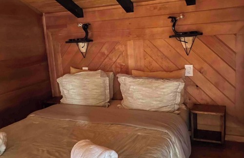 Santa Lucia Apartment | Witch Cabin. The Fauna Labyrinth