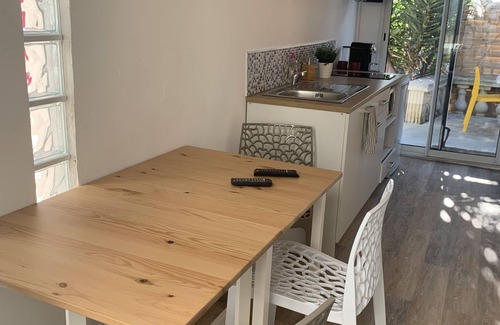 7th Arrondissement Apartment | With or without a car: shops, beaches, town centre, transport etc.