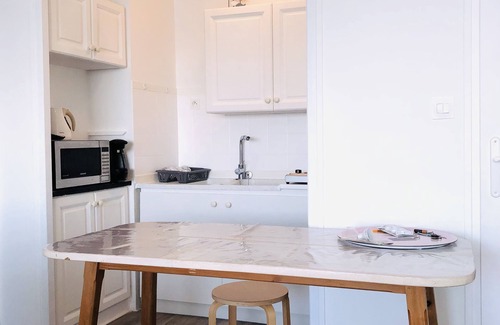 Vendee Apartment | With panoramic ocean views, this apartment is located on the 5th and top floor.