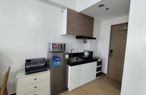 Trece Martires Apartment | With Pool Access @ Tulip Guest Suite