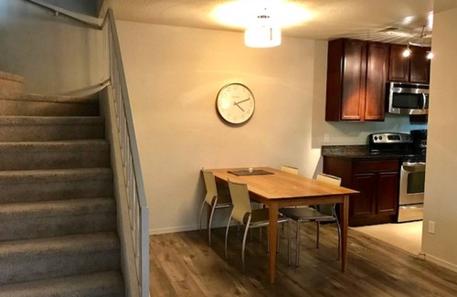 North Scottsdale Condo | With snowbirds landing here you will be at home. City of Scottsdale: 2027801.
