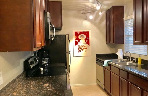North Scottsdale Condo | With snowbirds landing here you will be at home. City of Scottsdale: 2027801.