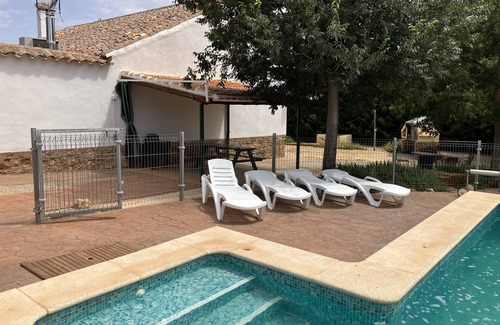Alhambra Cottage | With swimming pool, barbecue. Among the P.N. Las Lagunas de Ruidera, Tablas de Daimiel.