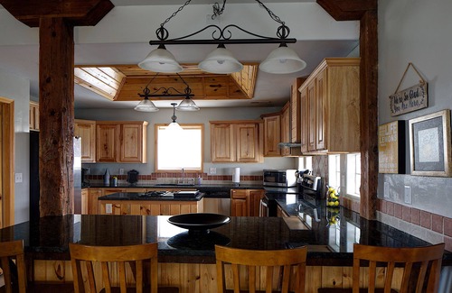 Ashton House | Within 1 hour of Yellowstone National Park - Sleeps up to 30