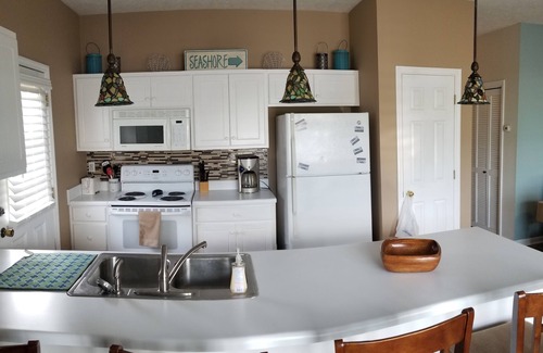 El Centro Beach House | Within 5 minutes of Pier Park! Newly refreshed & quiet!