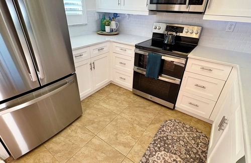 Marco Island Condo | Within walking distance to beach access and restaurants. Newly decorated Condo