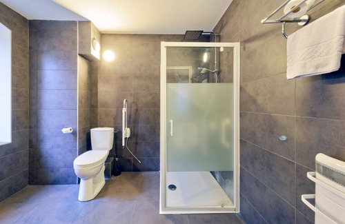 Contades Hotel | Within Walking Distance to Museum Œuvre Notre-Dame! Pets Allowed!