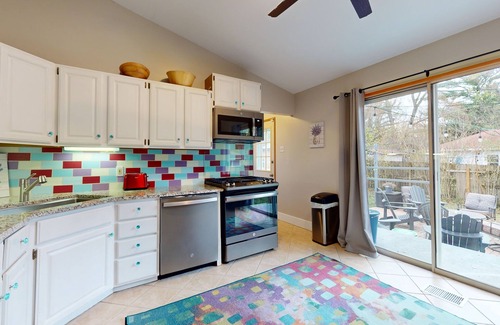 Lakeside House | Within walking distance to Lake Michigan, beach access, nice patio, W/D & WIFI