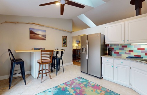 Lakeside House | Within walking distance to Lake Michigan, beach access, nice patio, W/D & WIFI