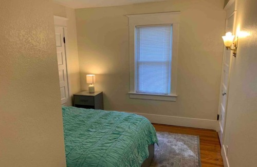 Springfield House | Wittenberg Stadium 3-bed 2-bath Residential Home
