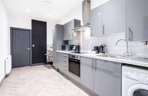 Forest Fields Apartment | Wiverton Apt #2 - Central Location - Free Parking
