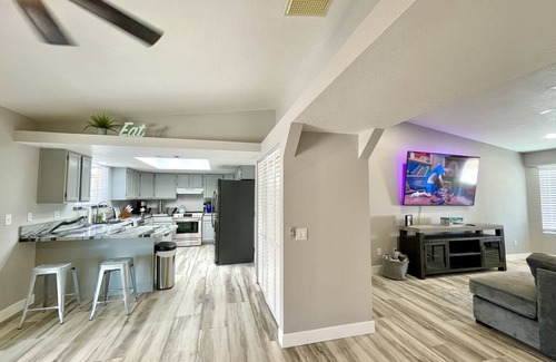Lake Havasu City Villa | Wknd@Bernies-Romantic Secluded Desert Oasis-Cozy 2Bd Villa-Pvt Hot Tub Boat Prkg