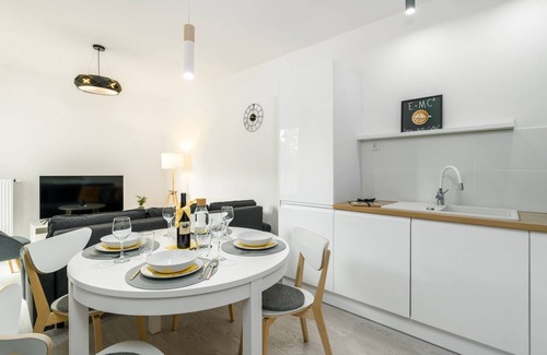 Nowe Miasto Apartment | Wołkowyska 30 | Apartment | Garage | Lake Malta