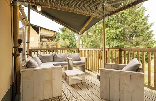 Signy-lAbbaye Apartment | Wodden 8-Person Holiday Tent