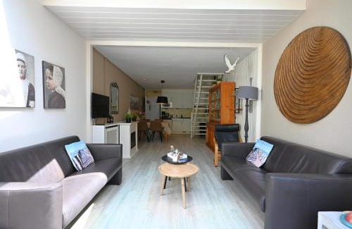 Groot Valkenisse House | Woeste Hoeve 114
