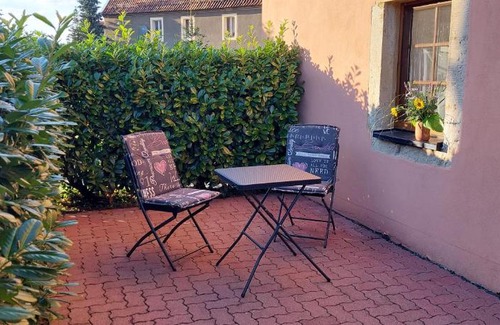 Dohna Apartment | Wohlfühlwohnung zum Entspannen in ruhiger, aber verkehrsgünstiger Lage am Stadtrand von Dresden