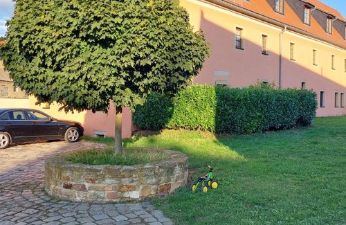 Dohna Apartment | Wohlfühlwohnung zum Entspannen in ruhiger, aber verkehrsgünstiger Lage am Stadtrand von Dresden