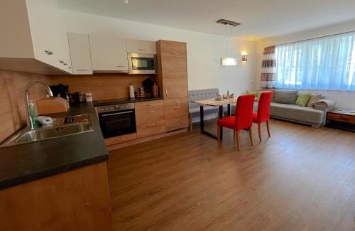 Muhldorf Apartment | Wohnen am Almufer - Ferienwohnung Straßmair