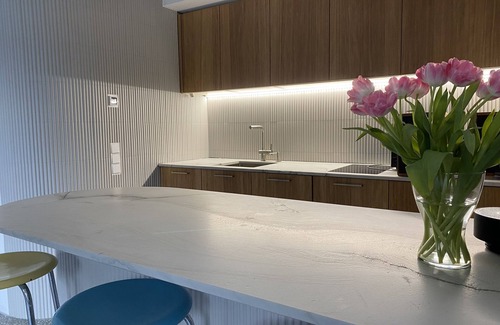 Tutzing Apartment | Wohnstudio Stylish und Voll Ausgestattet