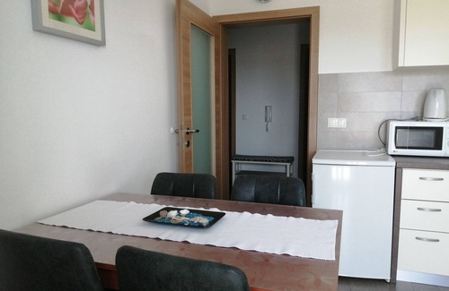 Cesarica Villa | Wohnung für 4 in Meeresnähe mit Meerblick