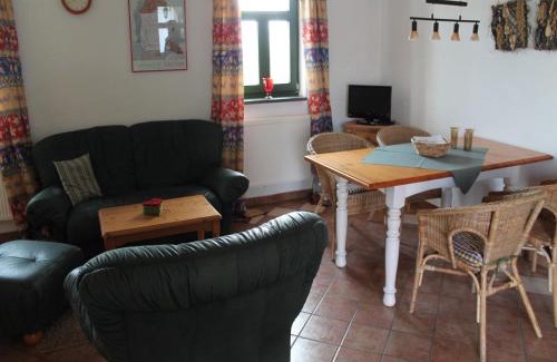 Dargun Apartment | Wohnung in Dargun mit Pool und Streichelzoo, cleaning included