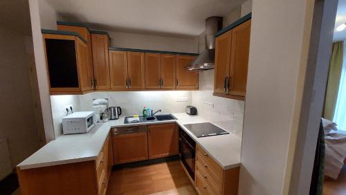 Simmering Apartment | Wohnung Simmering neben U&S-Bahn
