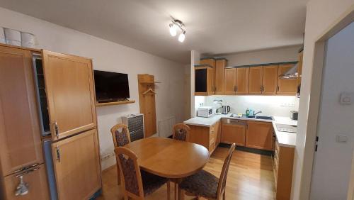 Simmering Apartment | Wohnung Simmering neben U&S-Bahn