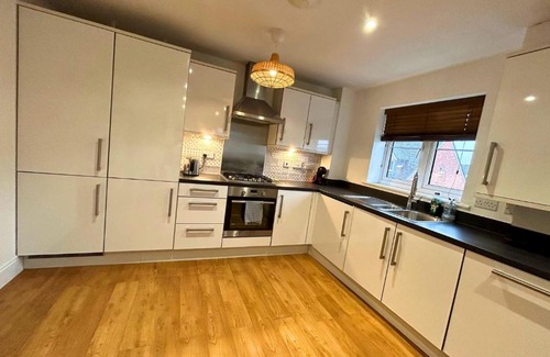 Bracknell Apartment | Wokingham Spectacular 2 Bedroom Penthouse