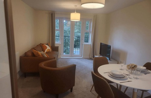 Wokingham Apartment | Wokingham Stylish Two Bedroom Apartment