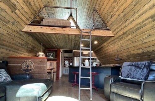 Fort Payne Cabin | Wolf & Bears at Little River Canyon