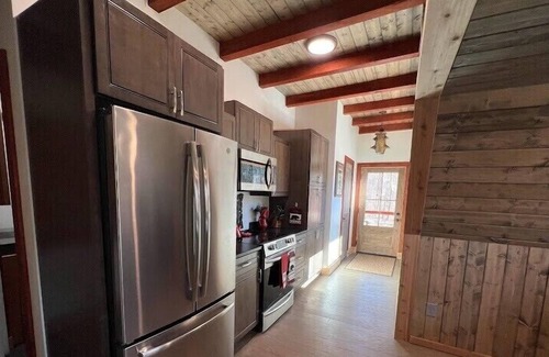 Fort Payne Cabin | Wolf & Bears at Little River Canyon