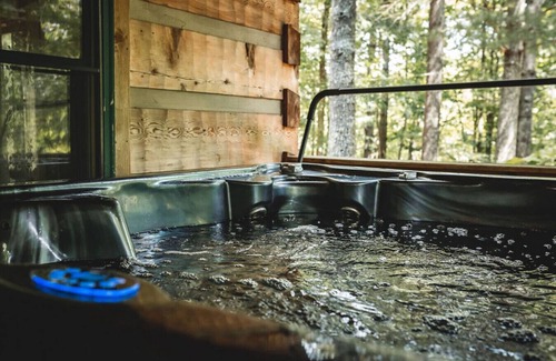 Purlear Cabin | Wolf Creek Cabin | Boone | Hot Tub