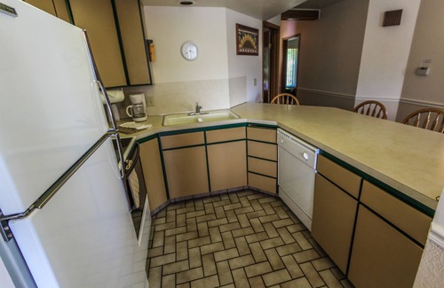 Wolf Creek Apartment | Wolf Creek Village