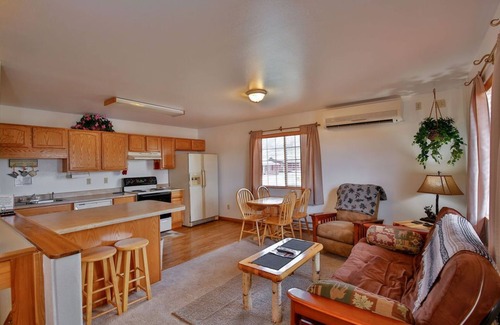 Etna Hotel | Wolf Den Log Cabin Motel and RV Park