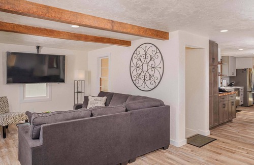 Fremont House | Wolf River Retreat - Sleeps 14