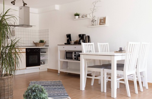 Eichberg Apartment | Wolf vacation apartment II - Pure comfort, even with a dog! Close to the vineyards.