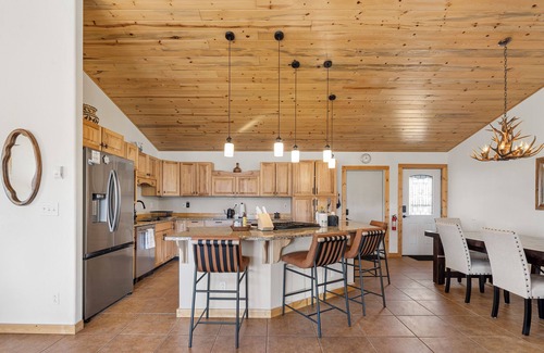 Fairplay House | Wolfe Retreat - 4-bdrm house with epic mountain views, gym, sauna & hot tub