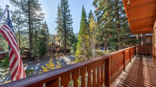 Truckee House | Wolfs Lair by AvantStay Swiss Chalet w Private Hot Tub Access to Northstar Resort Community