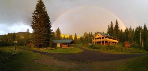 Clearwater Bed & Breakfast | Wolfwood Guest Ranch