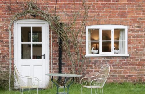 Whitchurch House | Wolvesacre Mill Cottage