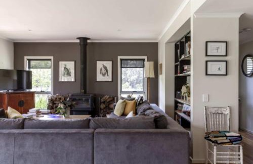 Lyonville House | Wombat Edge - Daylesford Region